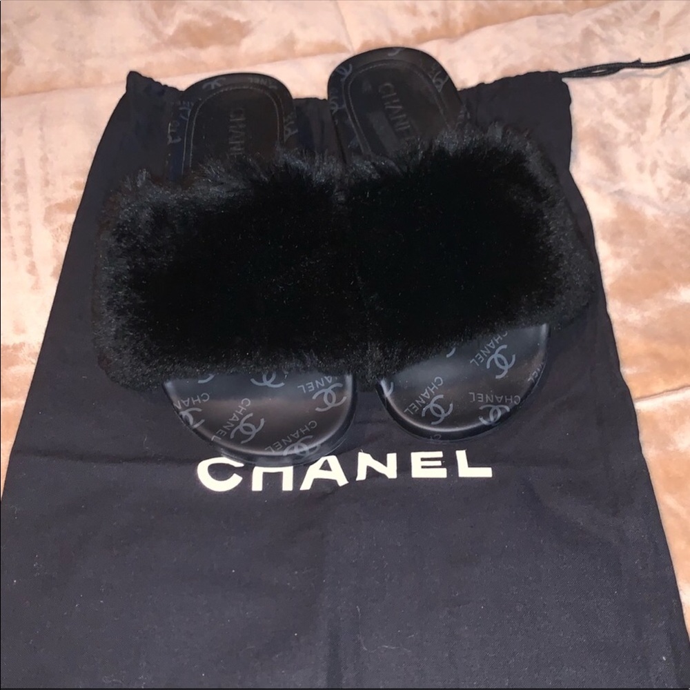 CHANEL BLACK FUR SLIDES